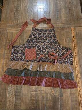 Nancy's Nook apron by Victorian Heart Company